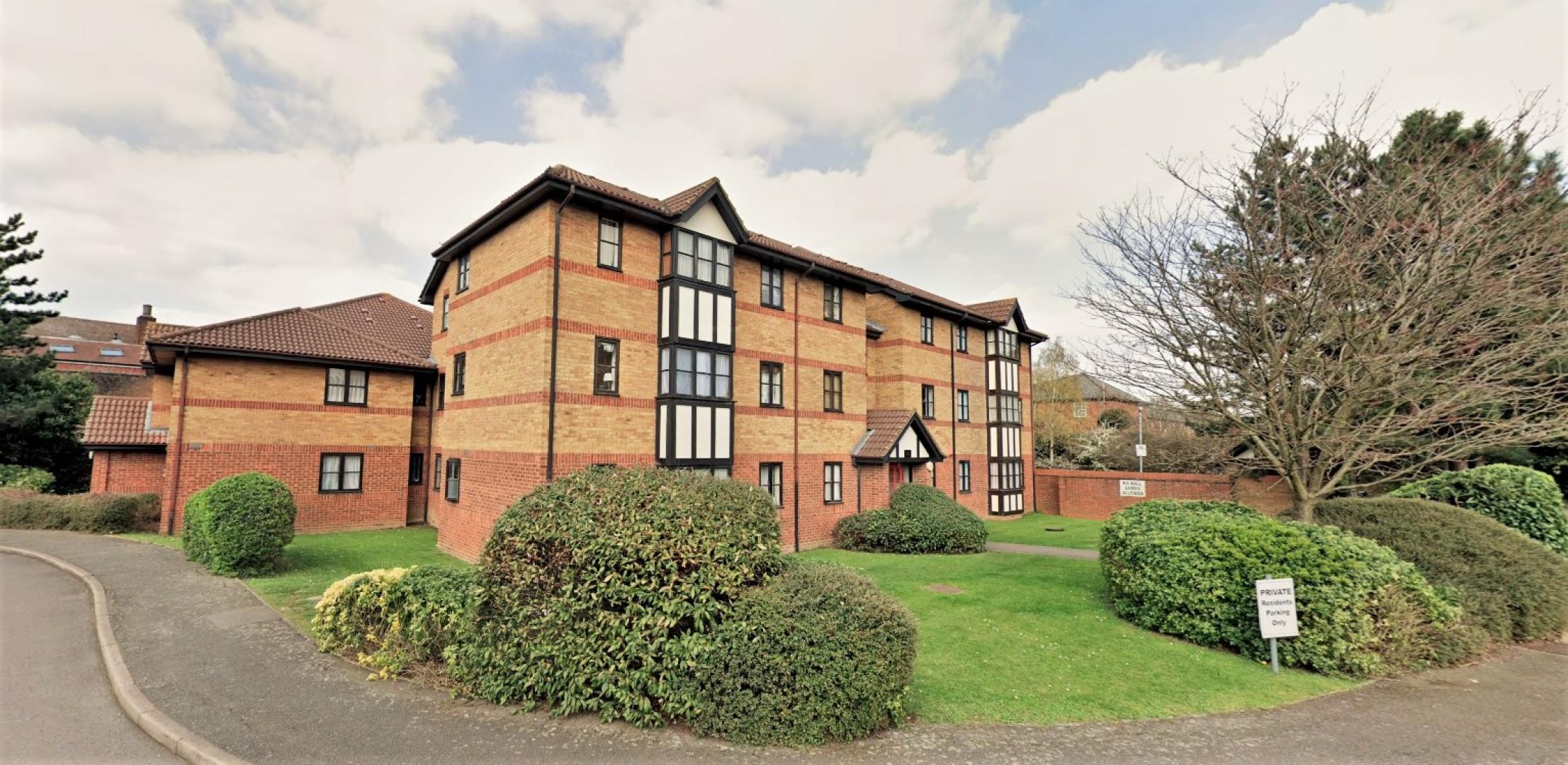 			2 Bedroom, 1 bath, 1 reception Flat			 Woodvale Way, CRICKLEWOOD